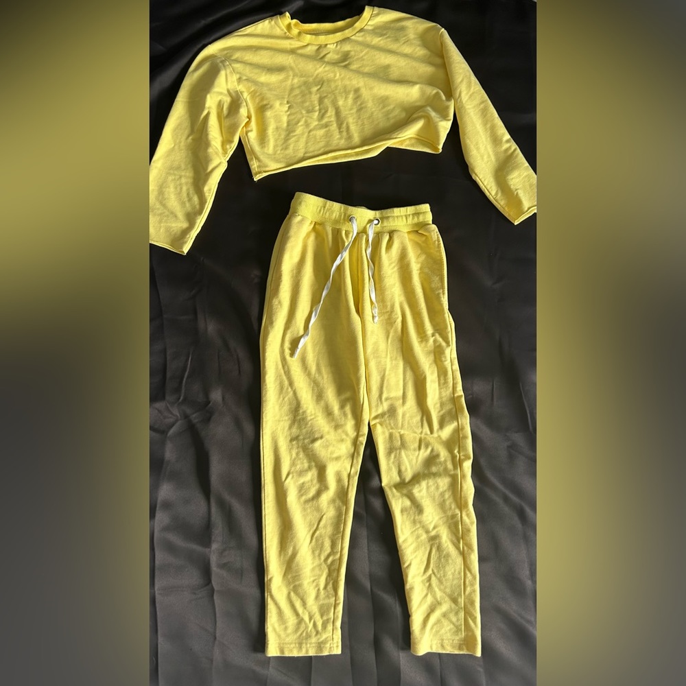 Yellow comfy set
